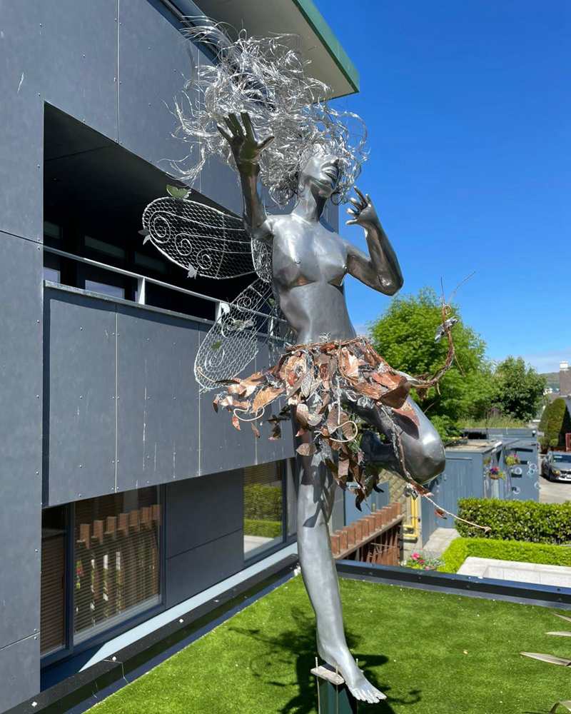 metal woman sculpture (4)