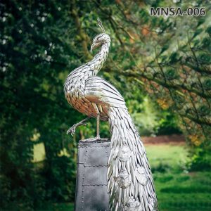 metal peacock sculpture (3)