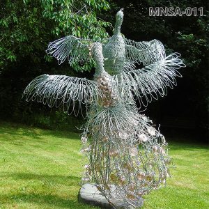 peacock sculpture (1)