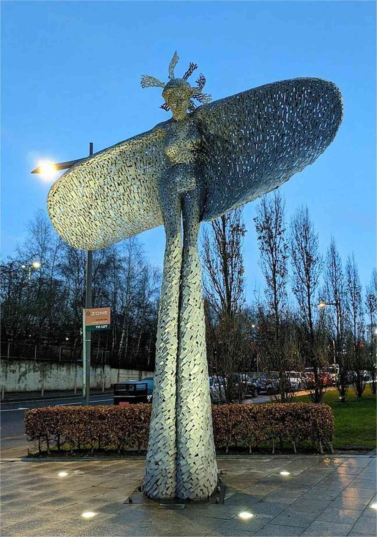 large stainless steel sculpture (16)