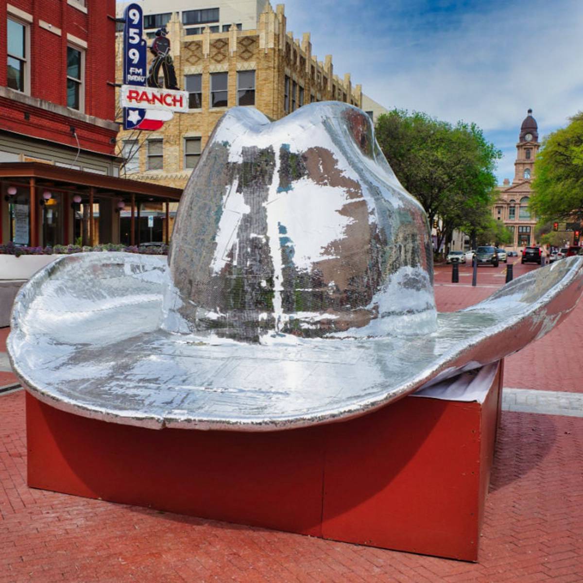 stainless steel cowboy hat sculpture (3)