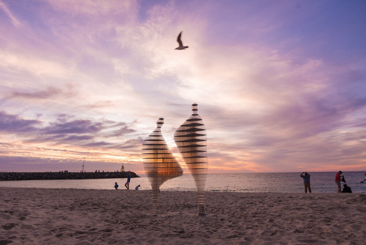 stainless steel seaside sculpture (6)