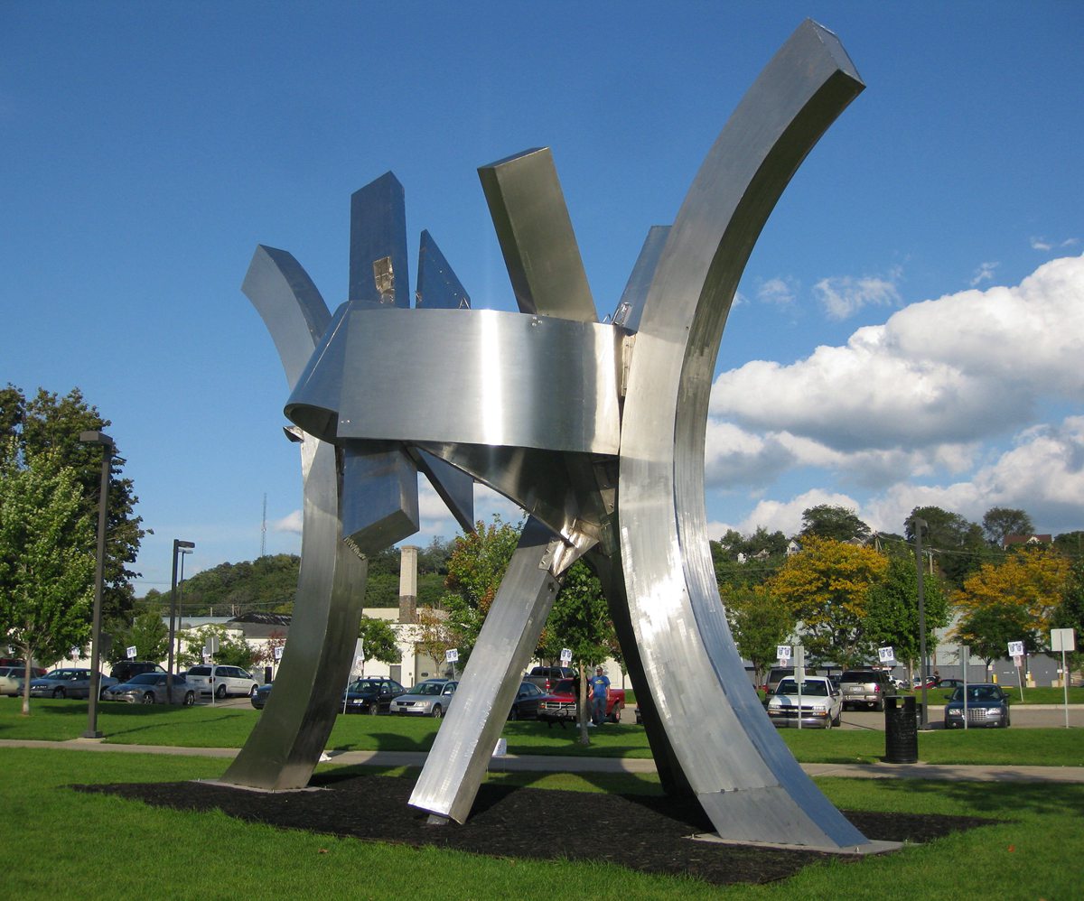 large modern sculpture (4)