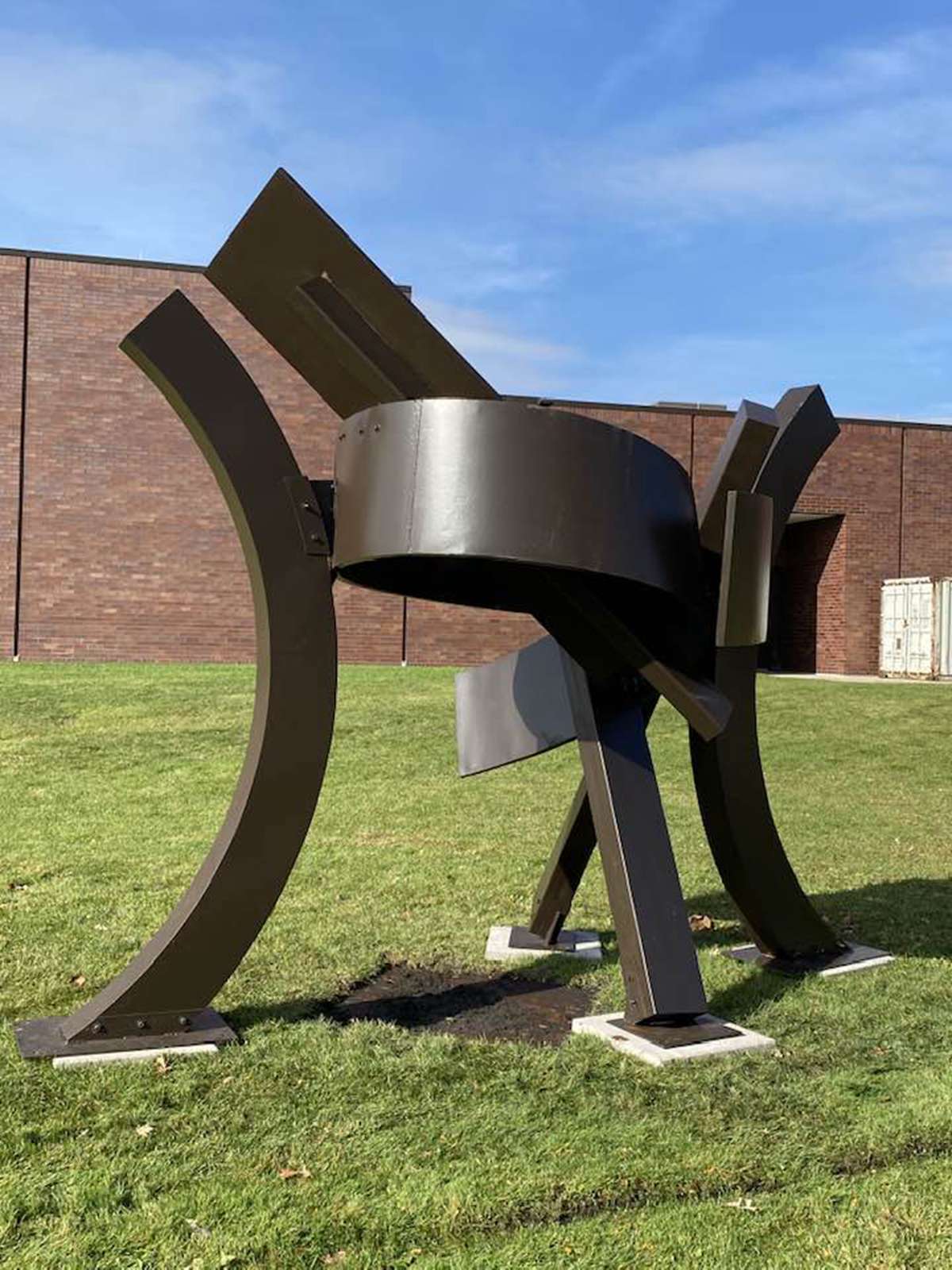 large modern sculpture (6)