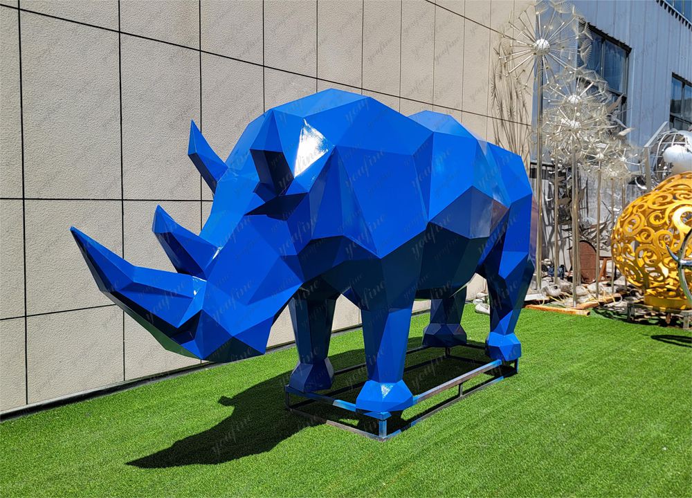 metal rhino sculpture (4)