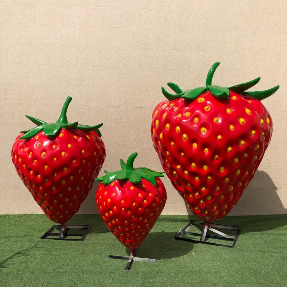 strawberry sculpture  (2)