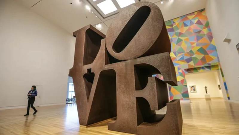 metal love sculpture museum