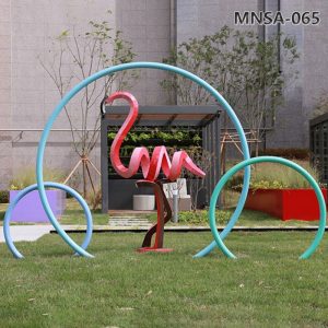 metal pink flamingo yard ornament (1)