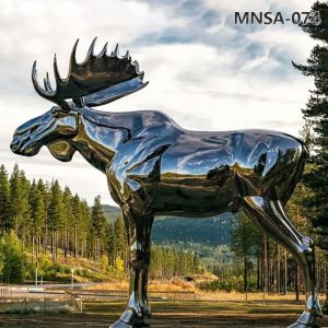 large metal moose yard art  (1)