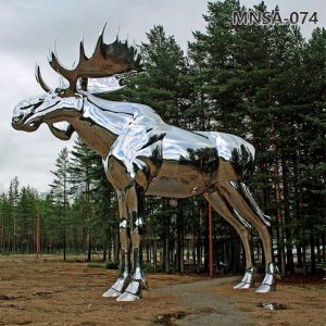 large metal moose yard art  (2)