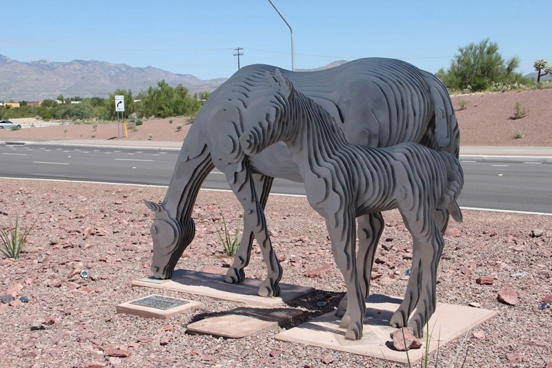 stainless steel horse sculpture (2)